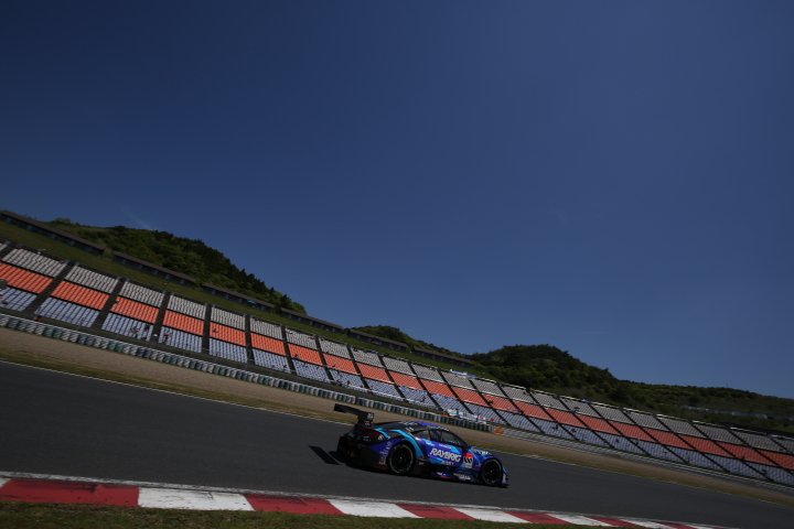 公式練習: 山本尚貴／伊沢拓也組（RAYBRIG NSX-GT）