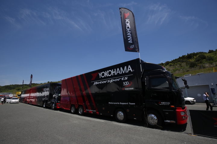 ヨコハマタイヤのトランスポーター