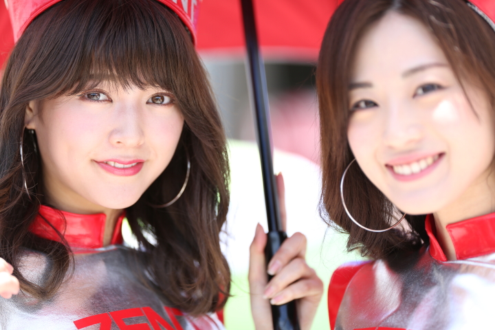 ピットウォーク: レースクイーン