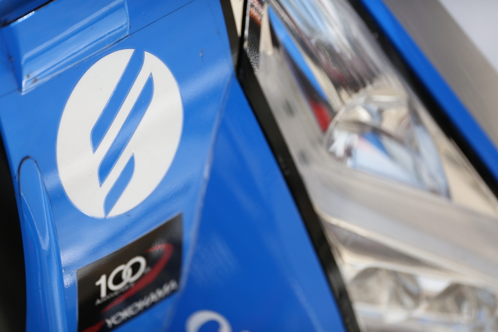 ピットウォーク: フォーラムエンジニアリングADVAN GT-R