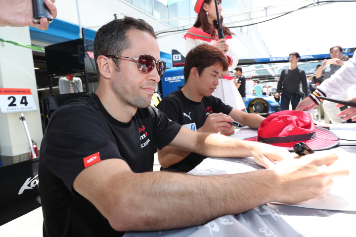 ピットウォーク: ジョアオ・パオロ・デ・オリベイラと佐々木大樹（KONDO RACING）