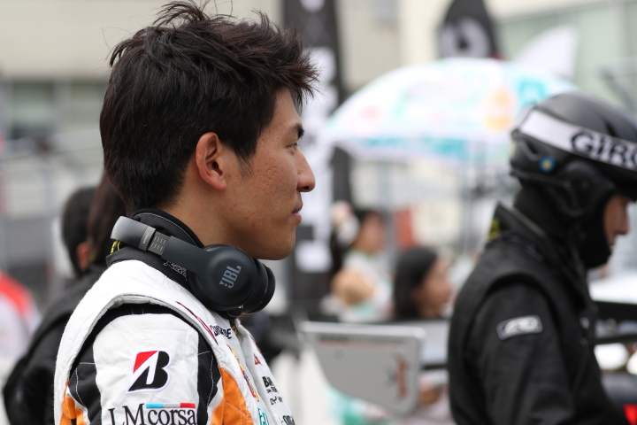 スタート進行: 中山雄一（LM corsa）