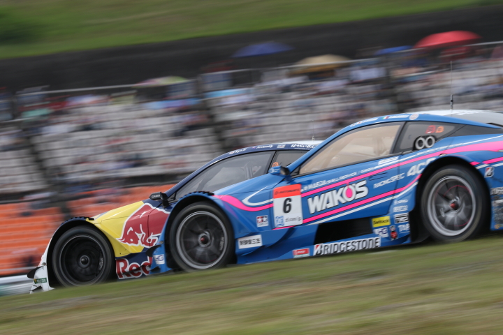 決勝レース: ニック・キャシディ（KeePer TOM'S LC500） vs アンドレア・カルダレッリ（WAKO'S 4CR LC500）