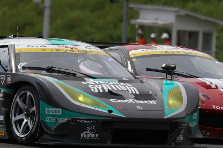 決勝レース: 加藤寛規（シンティアム・アップル・ロータス）