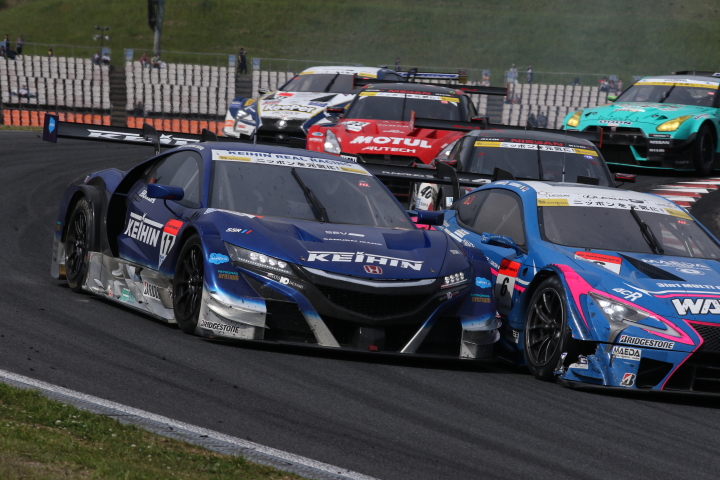 決勝レース: 塚越広大（KEIHIN NSX-GT） vs 大嶋和也（WAKO'S 4CR LC500）