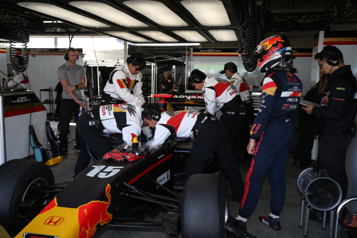 フリー走行: ピエール・ガスリー（TEAM無限）