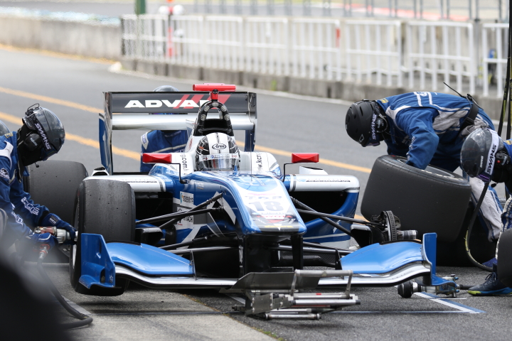 レース1公式予選: 小林可夢偉（KCMG Elyse SF14）