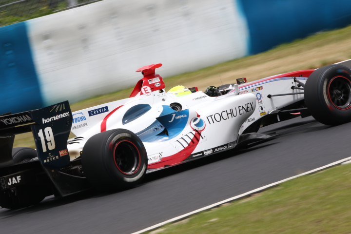 レース1公式予選: 関口雄飛（ITOCHU ENEX TEAM IMPUL SF14）