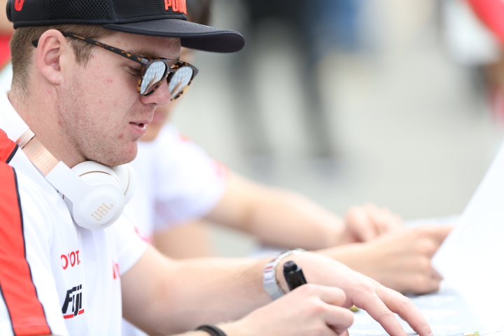 ピットウォーク: ニック・キャシディ（KONDO RACING）