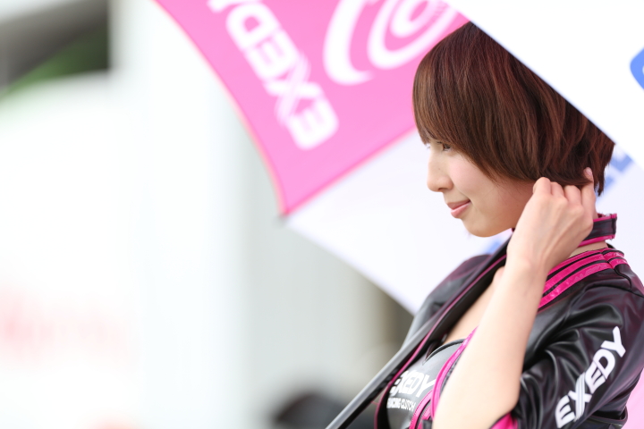 ピットウォーク: レースクイーン