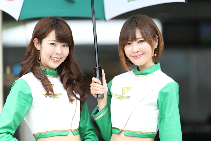 ピットウォーク: レースクイーン