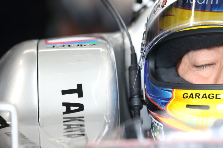 レース1スタート進行: 石浦宏明（P.MU/CERUMO · INGING）