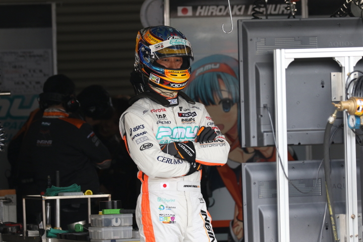 レース1スタート進行: 石浦宏明（P.MU/CERUMO · INGING）