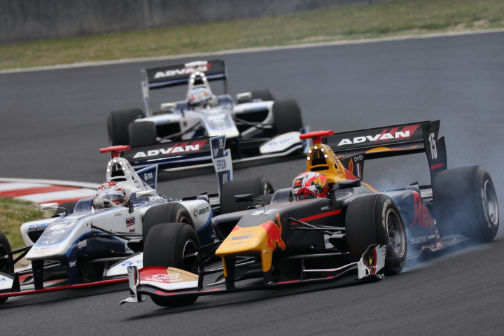 レース1決勝: ピエール・ガスリー（TEAM無限SF14）