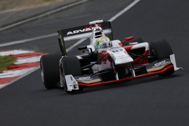 レース1決勝: 山本尚貴（TEAM無限SF14）