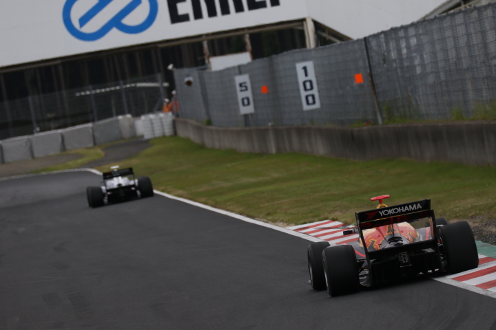 レース1決勝: バイパーからレッドマンへ向かう