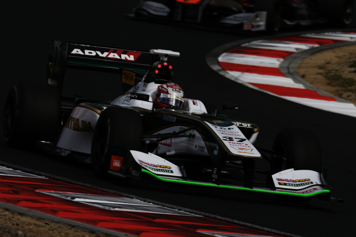 レース1決勝: 中嶋一貴（VANTELIN KOWA TOM’S SF14）