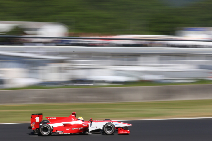 レース2公式予選: 塚越広大（REAL SF14）