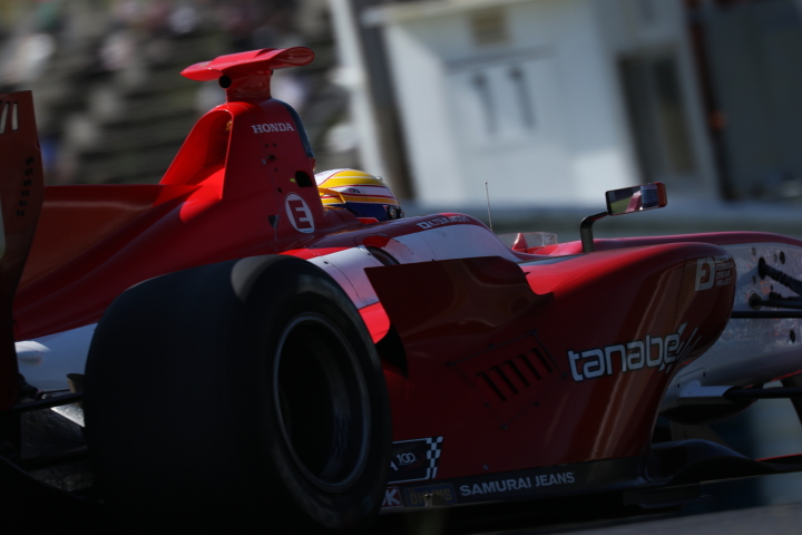 レース2決勝: 塚越広大（REAL SF14）