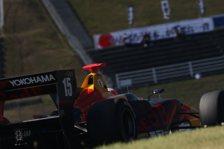 レース2決勝: ピエール・ガスリー（TEAM無限SF14）