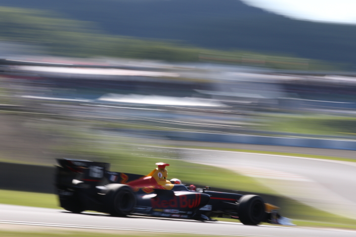 レース2決勝: ピエール・ガスリー（TEAM無限SF14）