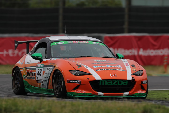 ST-5クラストップタイムは村上博幸／脇谷猛／加藤正将組（村上モータースMAZDAロードスターND）