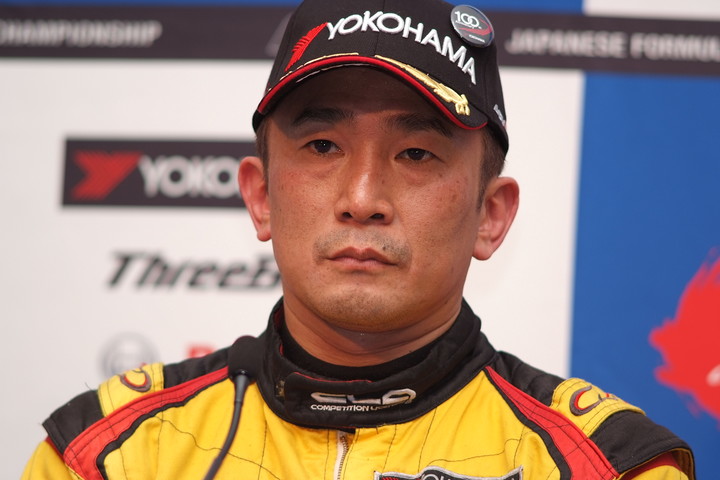 決勝記者会見: Nクラス優勝のDRAGON（B-MAX RACING TEAM）