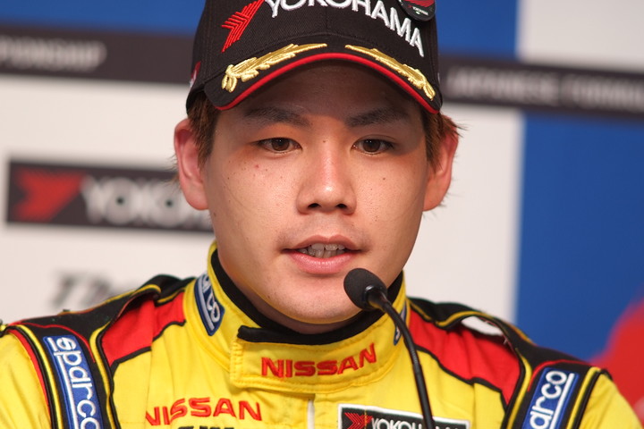 決勝記者会見: 2位の高星明誠（B-MAX Racing Team with NDDP）