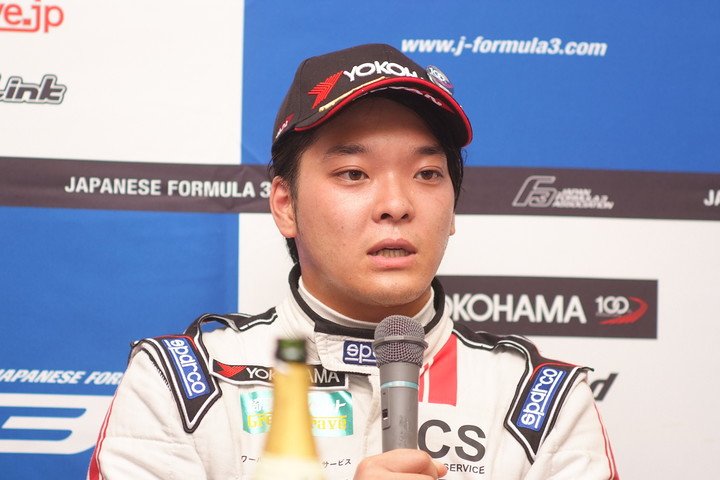 決勝記者会見: Nクラス2位の平優弥（シーエムエスモータースポーツプロジェクト）