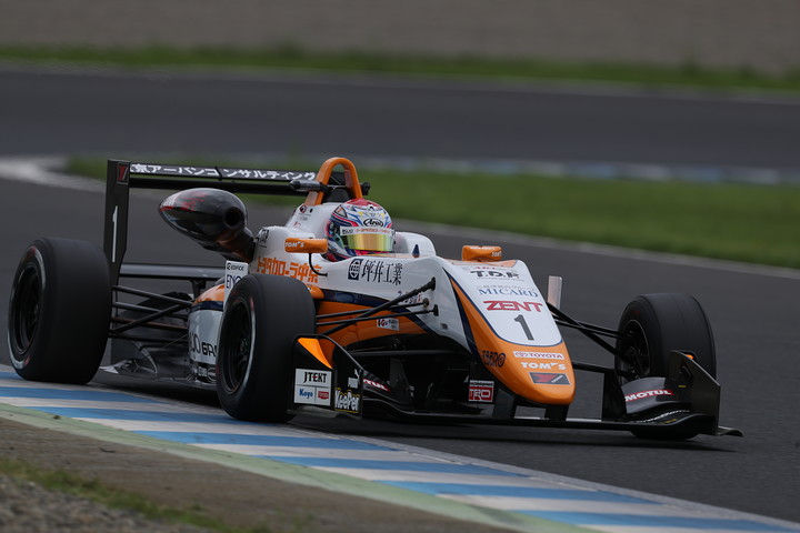 第14戦、第15戦ともポールポジションは坪井翔（カローラ中京Kuo TOM'S F317）