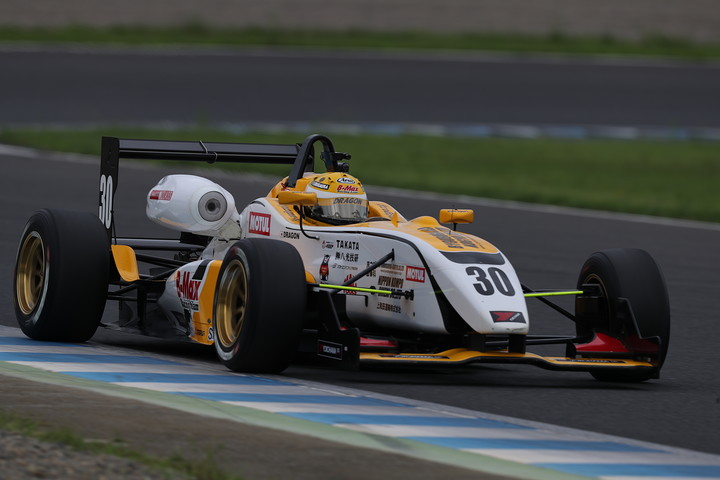 第14戦、第15戦ともNクラスポールポジションはDRAGON（B-Max Racing F306）