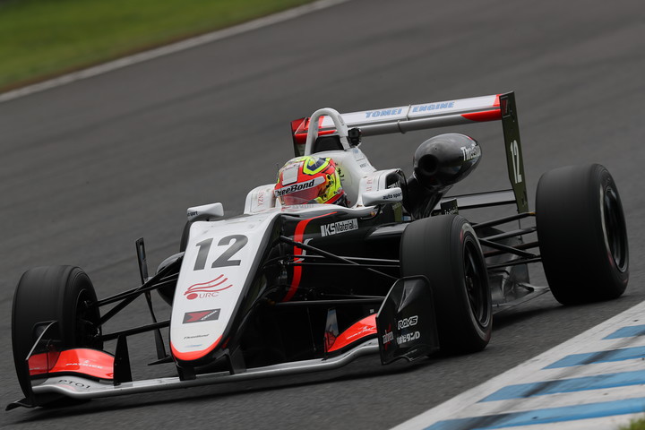 決勝3位はアレックス・パロウ（THREEBOND）