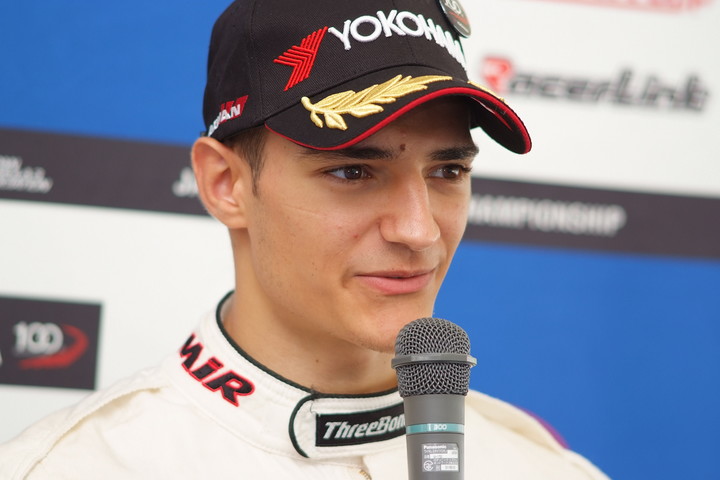 決勝記者会見: 3位のアレックス・パロウ（ThreeBond Racing with DRAGO CORSE）