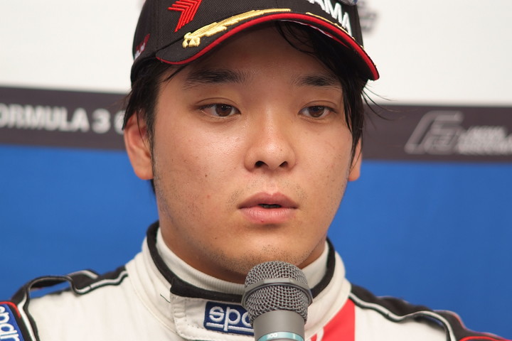 決勝記者会見: Nクラスで優勝した平優弥（シーエムエスモータースポーツプロジェクト）