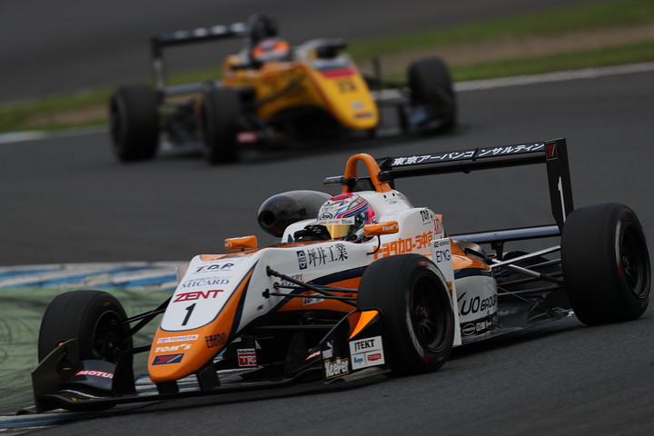 優勝は坪井翔（カローラ中京Kuo TOM'S F317）