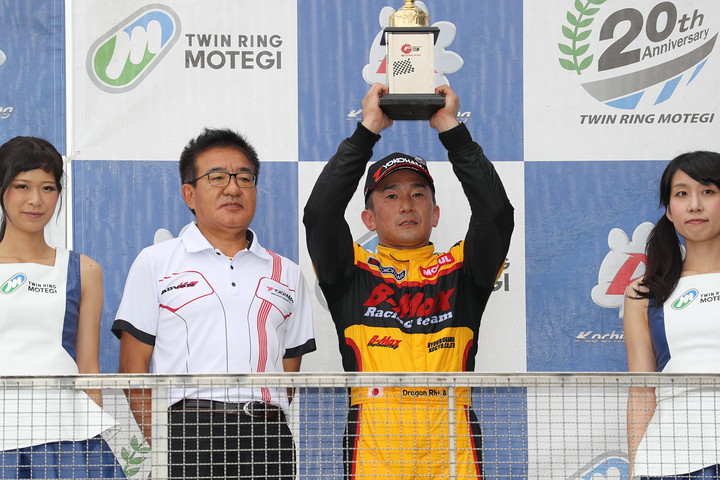 2位に入って今シーズンのNクラスチャンピオンを獲得したDRAGON（B-MAX RACING TEAM）