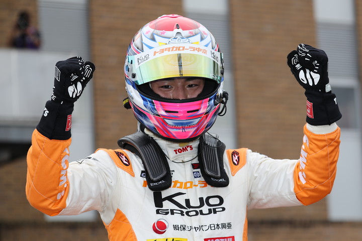 優勝した坪井翔（カローラ中京Kuo TEAM TOM'S）