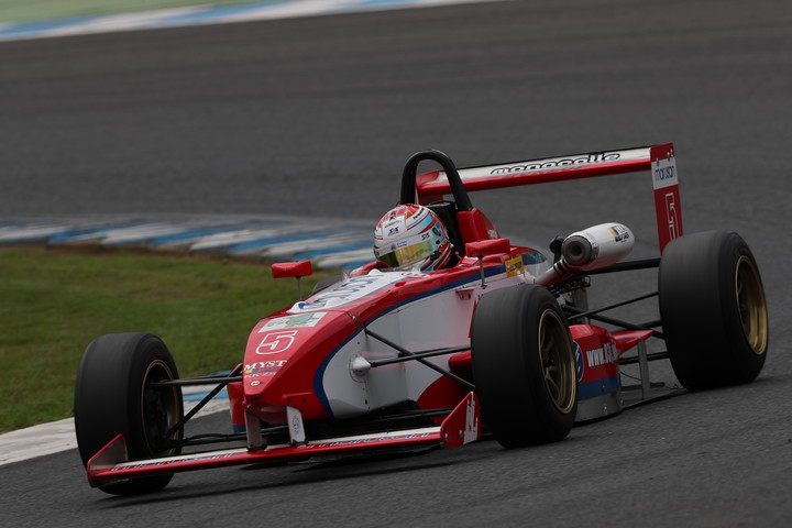 優勝は角田裕毅（MARUSAN・ミスト・JSS・ED）