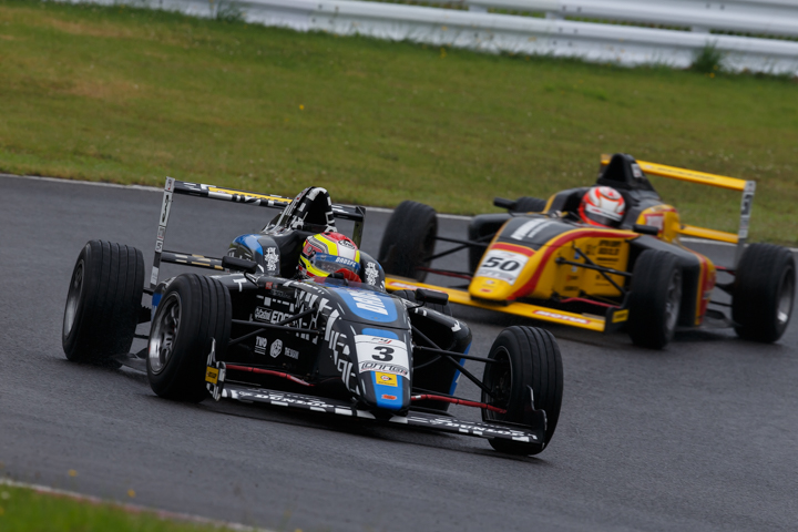 決勝2位は石坂瑞基（DADSFC SUTEKINA F4）