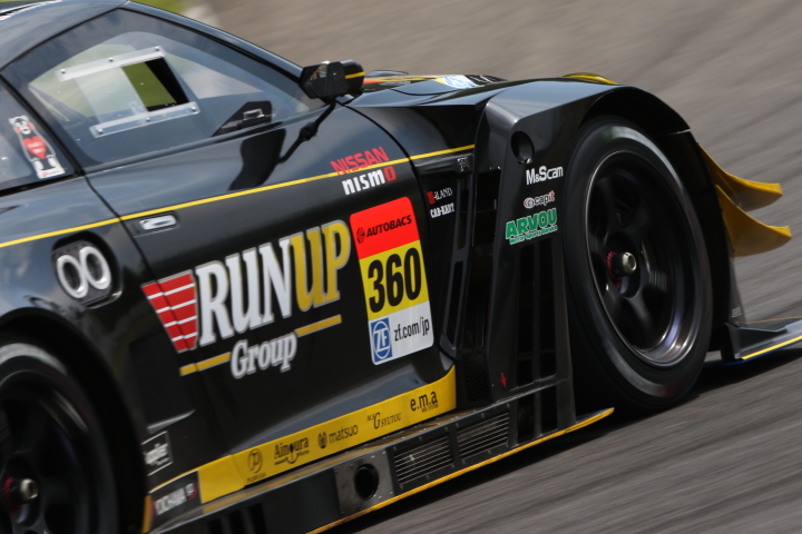 公式練習: 柴田優作／青木孝行組（RUNUP GT-R）