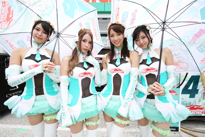 ピットウォーク: レースクイーン