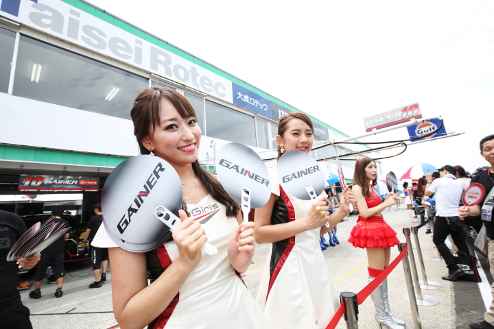 ピットウォーク: レースクイーン