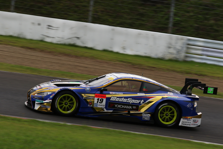 ノックアウト予選Q1: 関口雄飛（WedsSport ADVAN LC500）