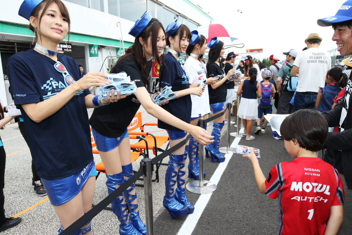 GTキッズウォーク: レースクイーン