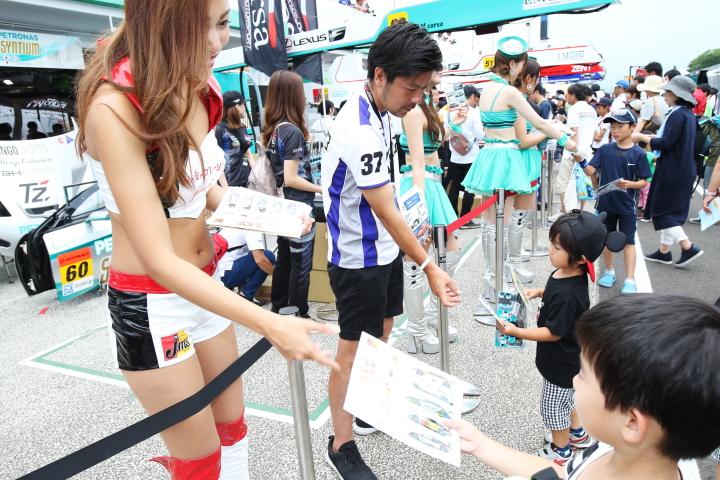 GTキッズウォーク: レースクイーン