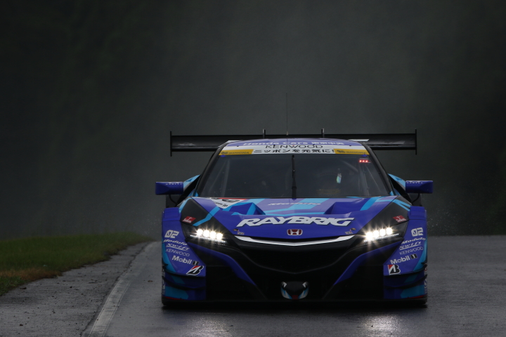 スタート進行: 塚越広大（KEIHIN NSX-GT）