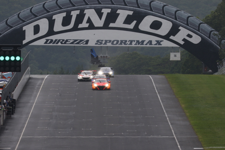 決勝レース: GT500クラスの先頭集団