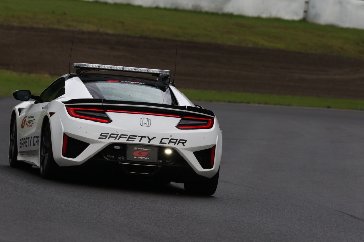 決勝レース: NSXのセーフティーカー