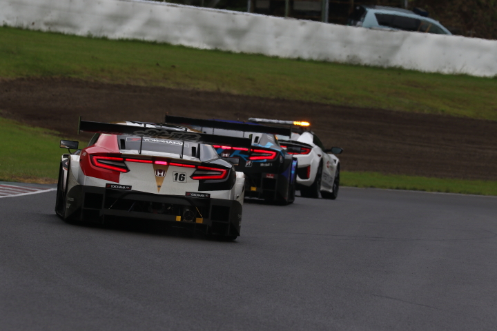 決勝レース: 武藤英紀／中嶋大祐組（MOTUL MUGEN NSX-GT）
