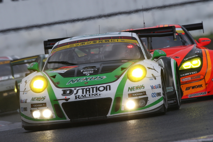 決勝レース: 藤井誠暢（D'station Porsche）